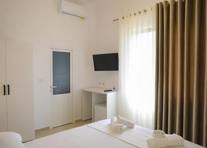 Garden Yard בראט