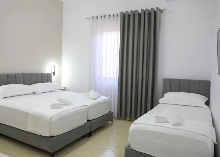 Garden Yard בית הארחה