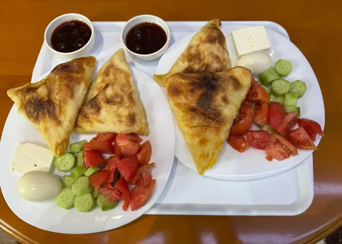 בית הארחה Garden Yard בראט